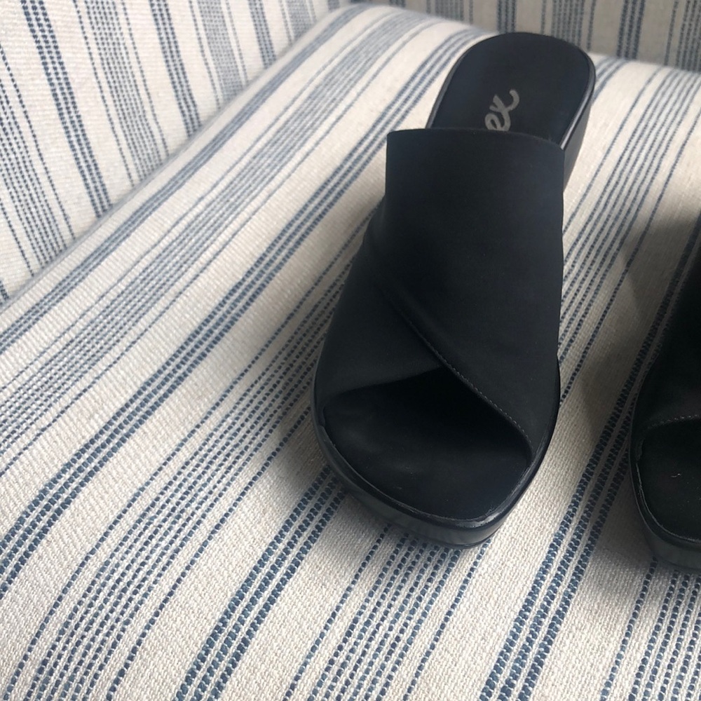 Onex Black Women's Mules